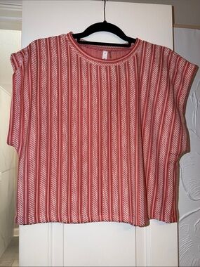Glam Red and Cream Striped Short Sleeve Top
NWT Size Medium
